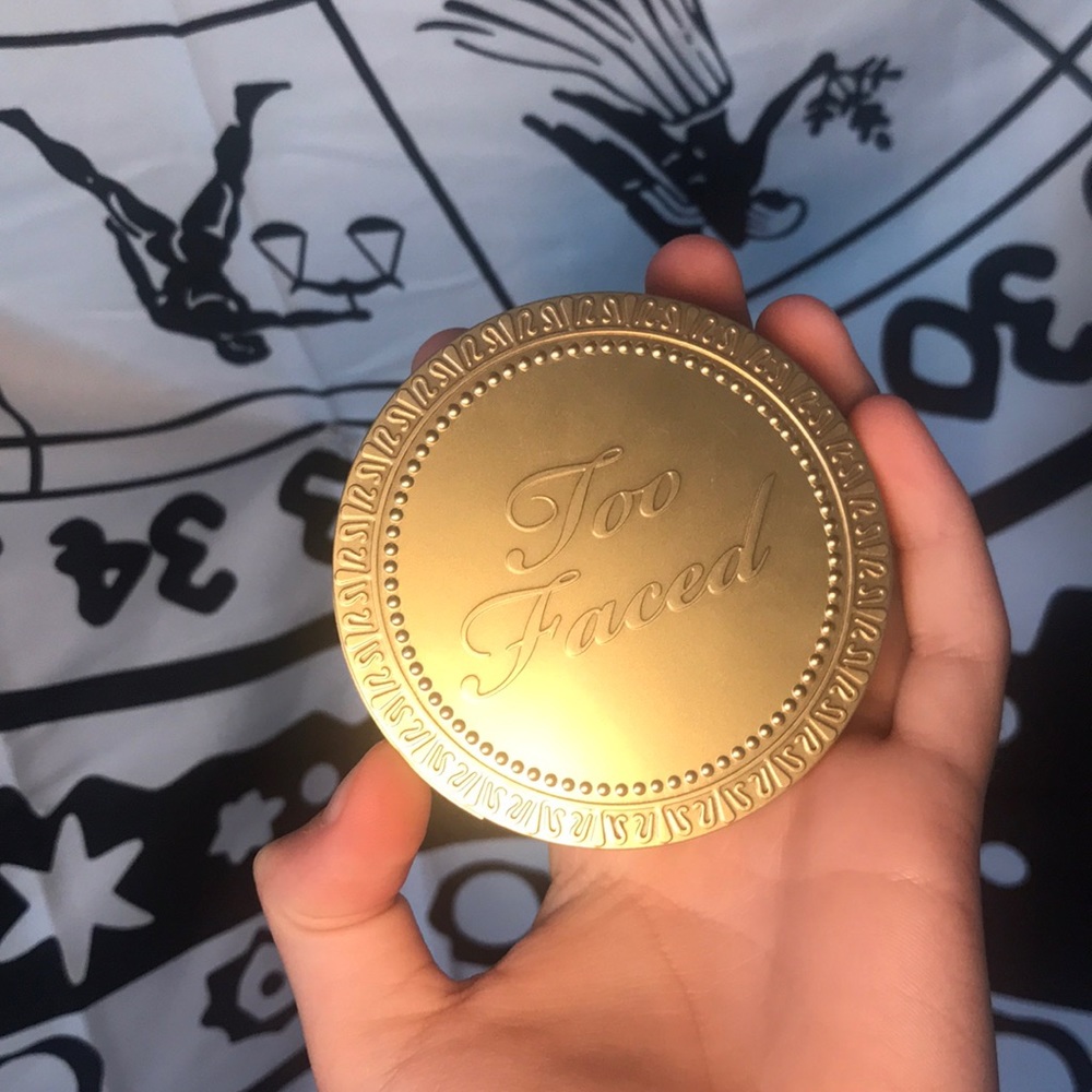 Too faced bronzer